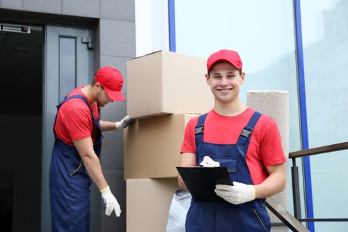 Storage units and flexible space options for Edgware households and businesses