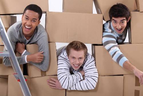 Moving truck service for homes and flats in Edgware