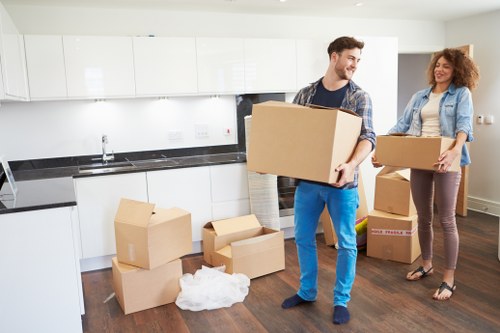 Moving boxes and relocation support in Edgware