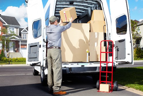 Commercial moving truck service for Edgware businesses