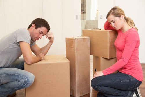 Local moving team handling packing support near Edgware homes