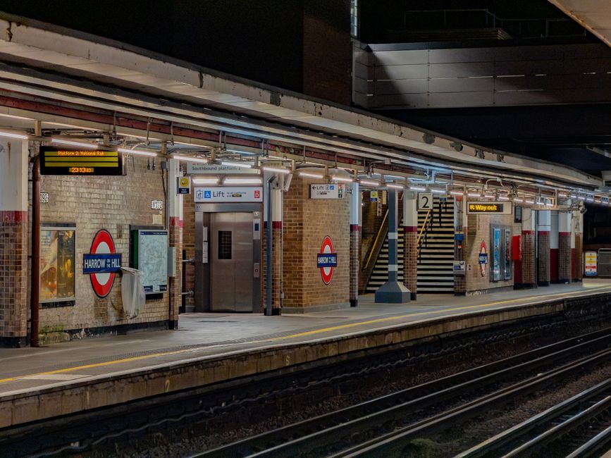 Edgware tube station bulky item removals and timed access